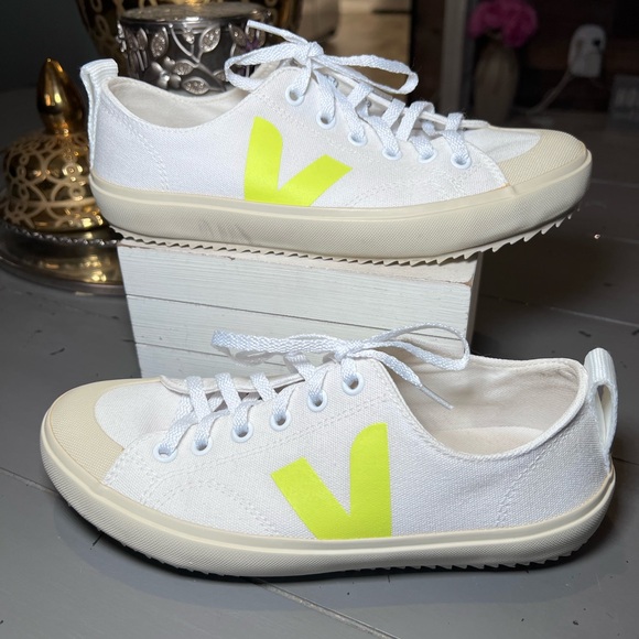 Veja White Canvas Women's Sneakers with Neon Yellow Accent Size 6